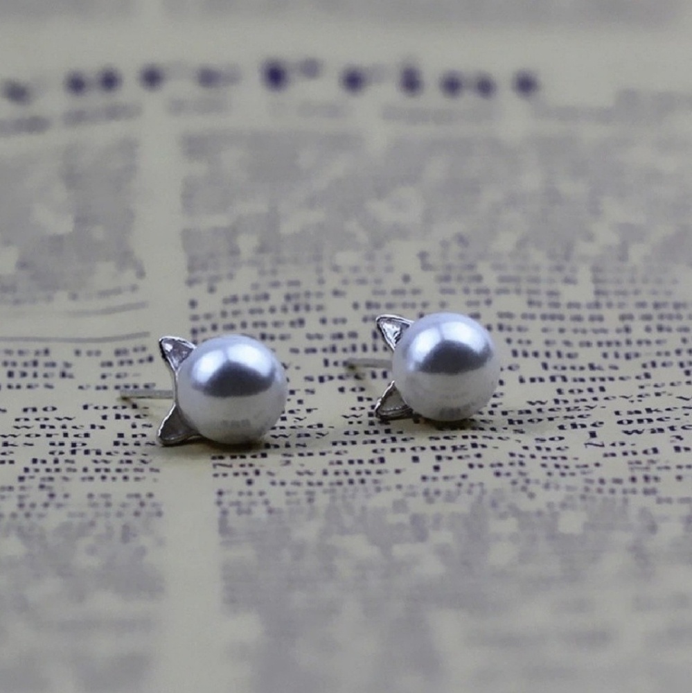 🍨BOGO 50% OFF🍨 Pearl Cat Earrings - Picture 3 of 3